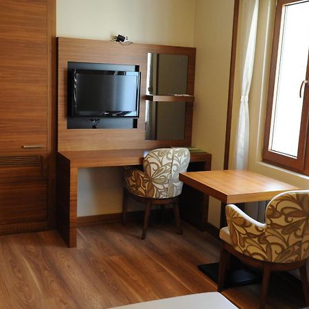 Izmit Saray Hotel Коджаелі Екстер'єр фото