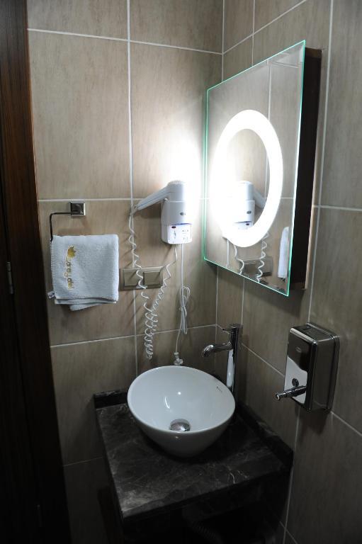 Izmit Saray Hotel Коджаелі Екстер'єр фото